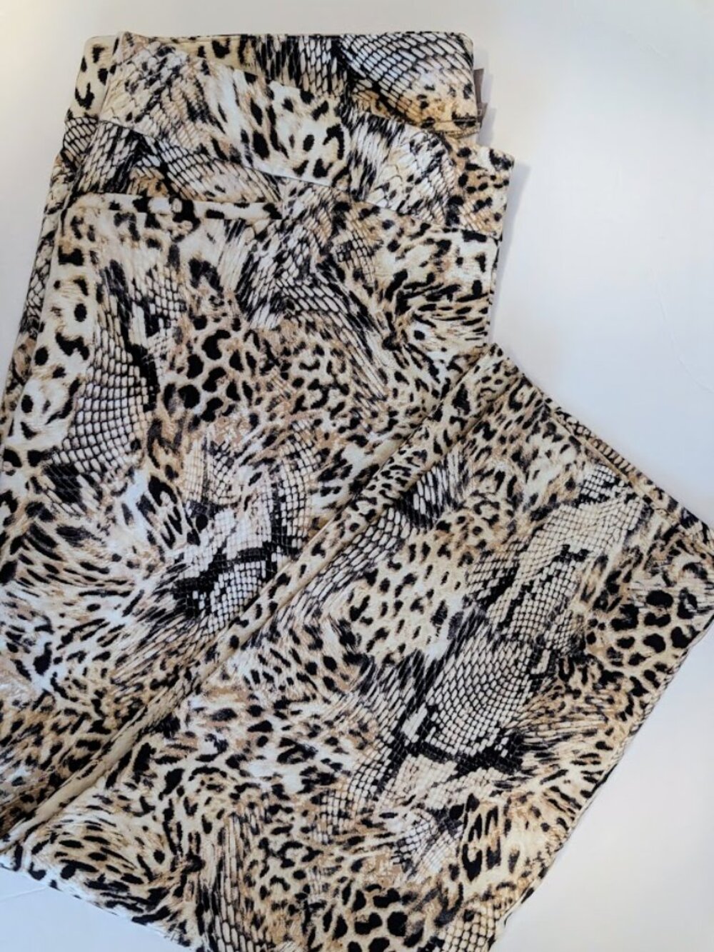 Chico's animal print capri crop pants EUC‎ Size 3/XL/16